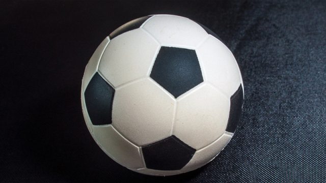 CÓ NÊN DÙNG CÁ ĐỘ ĐÁ BANH TRÊN MẠNG NHƯ NGHỀ CHÍNH KIẾM SỐNG?  