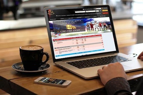 Cá độ bóng đá qua mạng có an toàn, ăn tiền liền tay được không?