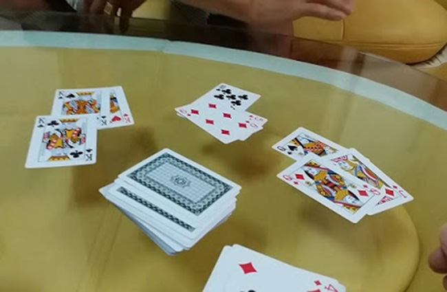 Biết rõ cách câu bài, xé cạ, phá phỏm giúp bạn dễ chiến thắng hơn Biết rõ cách câu bài, xé cạ, phá phỏm giúp bạn dễ chiến thắng hơn