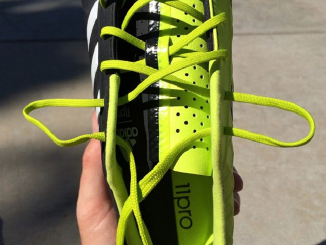 Chia sẻ 10+ cách buộc dây giày đá bóng đẹp về không bị tuột