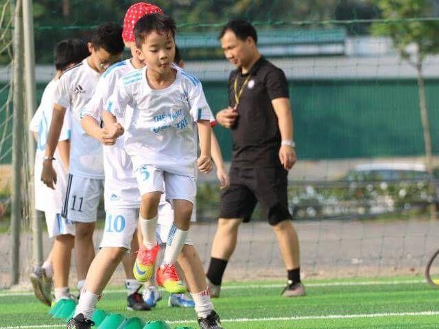 Học ngay kỹ thuật bóng đá siêu đỉnh từ cầu thủ chuyên nghiệp