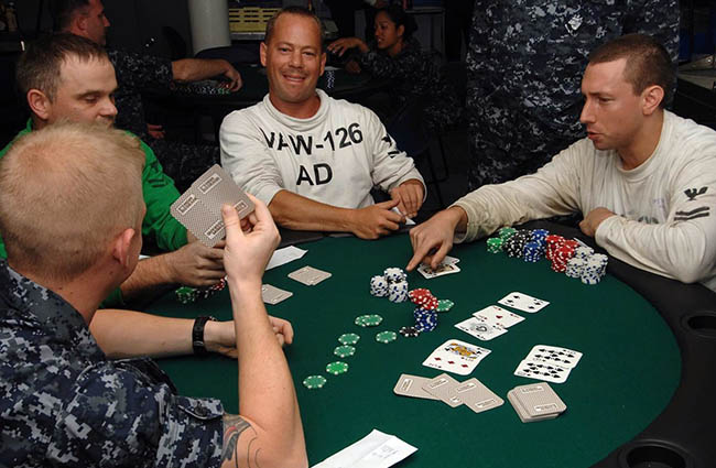 Một ván bài Poker diễn ra như thế nào? Một ván bài Poker diễn ra như thế nào?