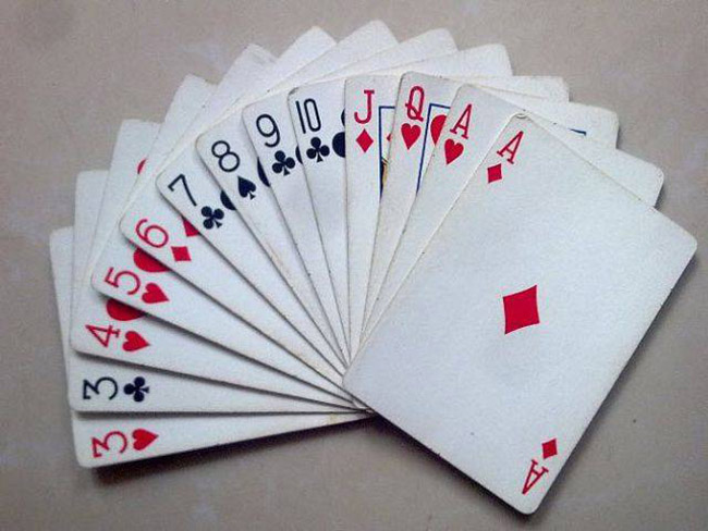 Phỏng đoán các lá bài còn lại Phỏng đoán các lá bài còn lại