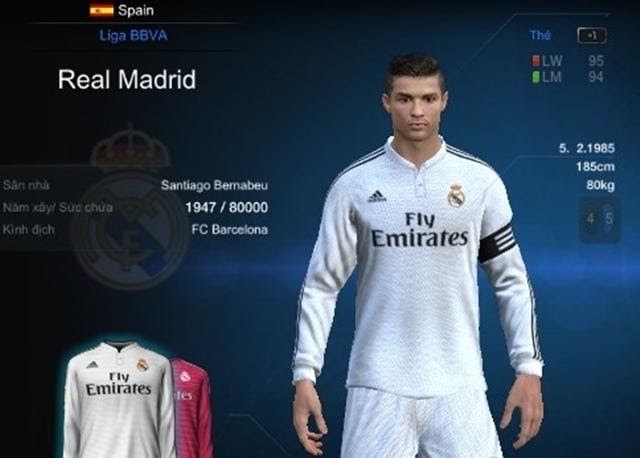 Áo đấu của Real trên sân nhà có màu trắng làm chủ đạo, họ là một trong đội bóng có màu áo đẹp nhất trong FIFA Online 3