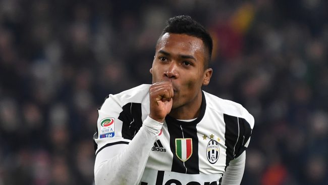 Alex Sandro sở hữu lối chơi thương hiệu và thể lực dồi dào