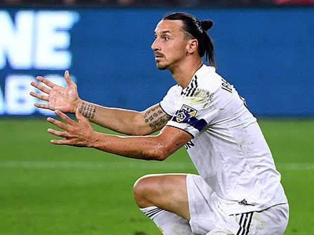 Ibrahimovic chơi trong FIFA với nhiều bàn thắng đẹp