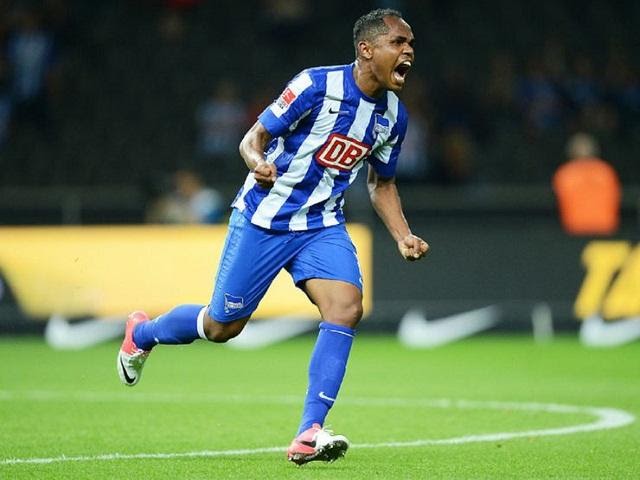 Ronny HebersoRonny Heberson là người đã lập kỷ lục về tốc độ trong những cú sút mạnh nhất thế giớin là người đã lập kỷ lục về tốc độ trong những cú sút bóng