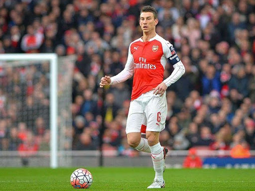 Koscielny với khả năng kiểm soát bóng tốt