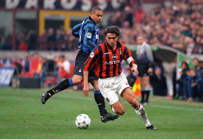 Maldini nổi tiếng là cầu thủ có lối chơi hoàn mỹ, tài ba