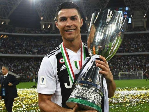 Ronaldo là tiền đạo xuất sắc và là huyền thoại ở nhiều câu lạc bộ nổi tiếng