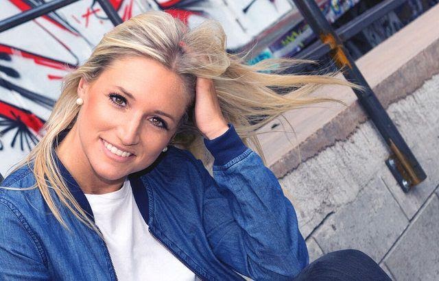 Nhan sắc xinh đẹp của Laure Boulleau