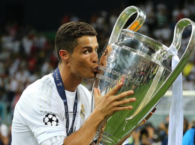 Ronaldo đã 5 lần đứng trên đỉnh Châu Âu