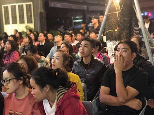 Trong bóng đá, không có sự phân biệt giới tính, tuổi tác, quốc gia