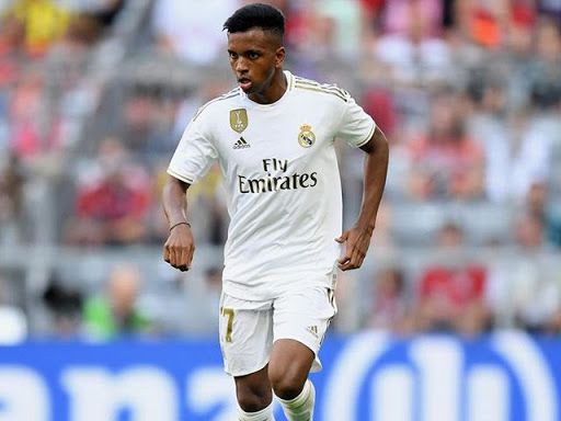 Đội hình cầu thủ trẻ của Real đắt giá nhất thời Galacticos